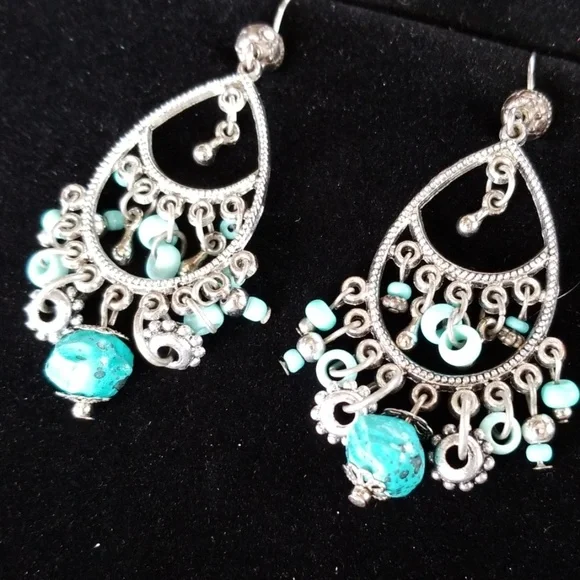 Vintage 1970s Hippie Bohemian Turquoise Silvertone Chandelier Earrings - Picture 7 of 12